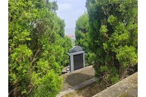 墓园，古刹的静谧守望